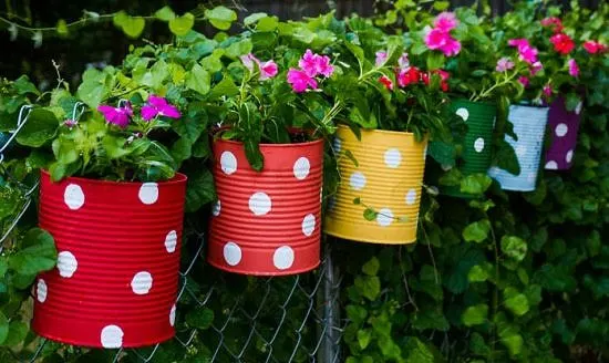 Tin can planters - Best Hanging Planter Ideas