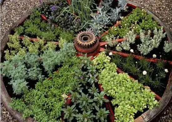 Split Circular Beds - Round Landscaping Ideas for Raised Beds