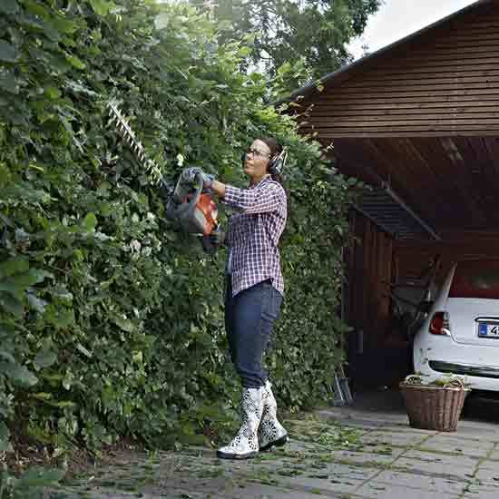 Husqvarna 122HD60 21.7cc Gas 23.7 in Dual Action Hedge Trimmer 9665324 02 - Best Gas Powered Hedge Trimmers