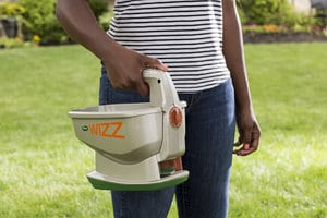 Top 10 Best Fertilizer Spreader For Soil!