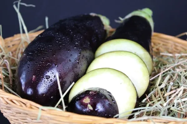 What Does The Inside Of An Eggplant Look Like 3