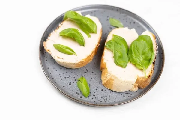 Bread with Liver Pate and Basil leaves what does basil smell like
