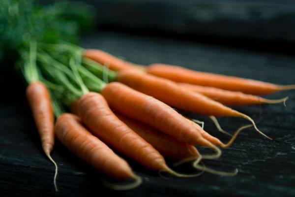 Carrots on a table—why are some carrots spicy