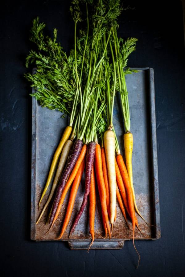 Carrots with different colors—why are some carrots spicy