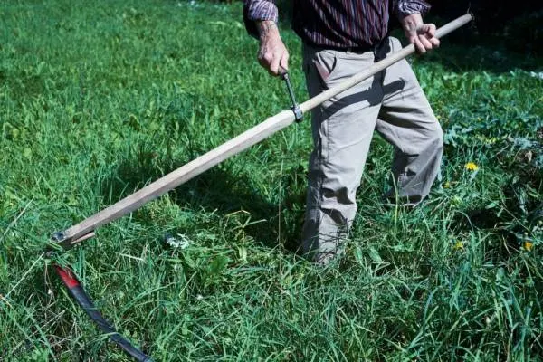 Aerating lawn. How to soften hard soil lawns