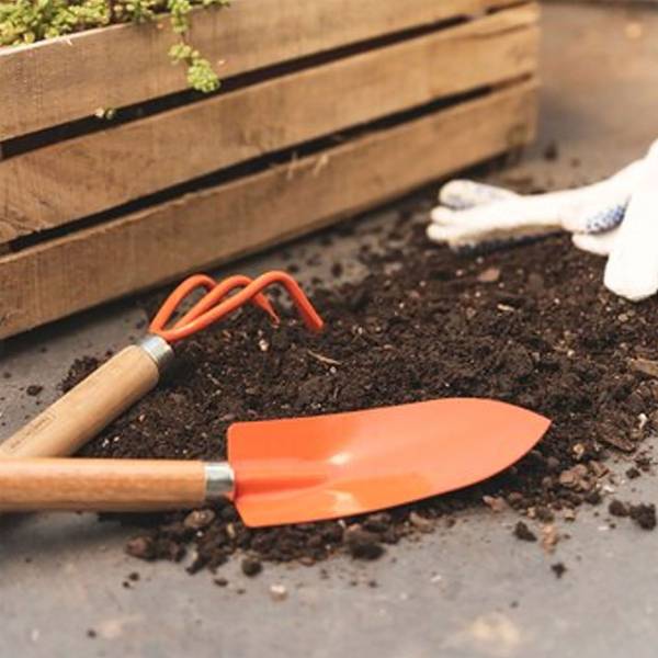 Organic Mulch Gardening Mulch Your Way to a Low Maintenance